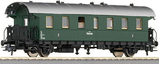 Passenger car 3rd class<br /><a href='images/pictures/Roco/45475.jpg' target='_blank'>Full size image</a>